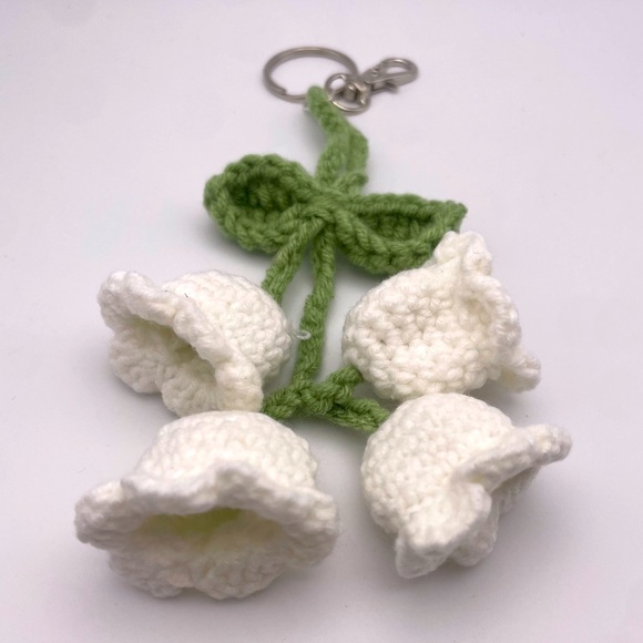 HANDMADE | White Crochet Bouquet | Bag Charm | Keychain (Brand New!) ✨ - Picture 4 of 7